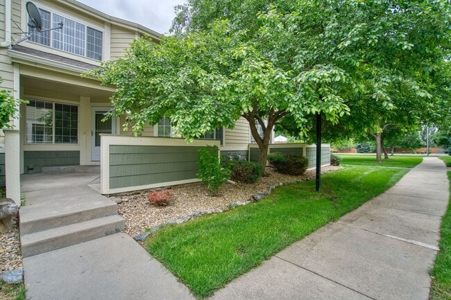 930 Button Rock Dr in Longmont, CO - Building Photo - Building Photo
