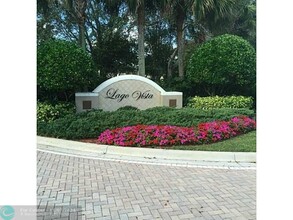 4766 Lago Vista Dr in Coconut Creek, FL - Building Photo - Building Photo