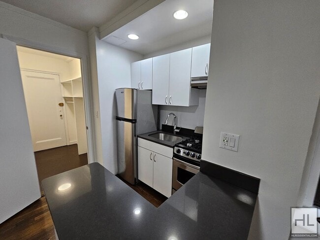 EAST 46 STREET in New York, NY - Foto de edificio - Building Photo