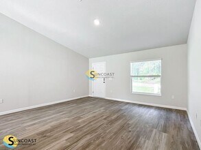 6763 E Gurley St in Inverness, FL - Foto de edificio - Building Photo