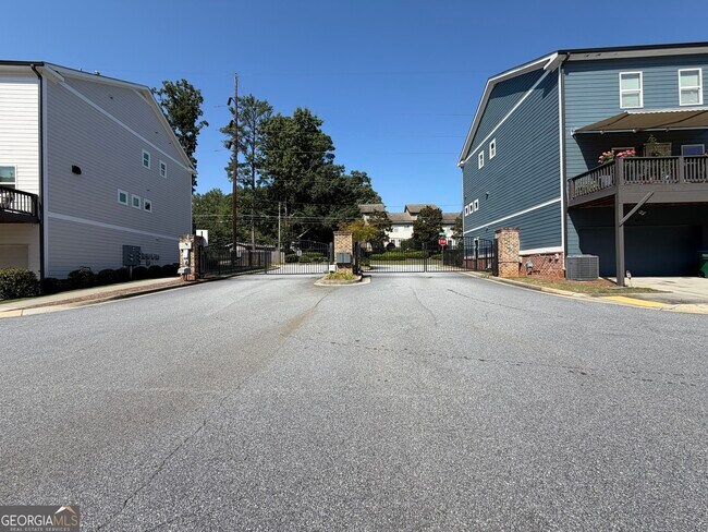 property at 3782 Oxford Cir