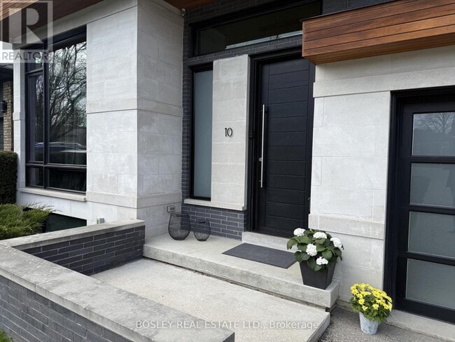 10 Graystone Gardens in Toronto, ON - Building Photo - Building Photo