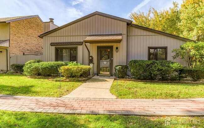 property at 5 Sudbury Ct