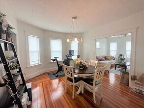 137 Dudley St, Unit 2 in Cambridge, MA - Building Photo - Building Photo