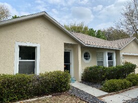 1121 Blackjack Ridge St in Minneola, FL - Building Photo