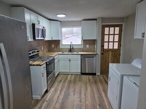 214 Lobban St in Warrensburg, MO - Building Photo - Building Photo