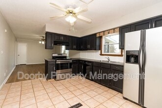 910 Wesley Dr in Middle Valley, TN - Building Photo - Building Photo