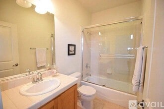 2527 N Village Dr in Santa Rosa, CA - Building Photo - Building Photo