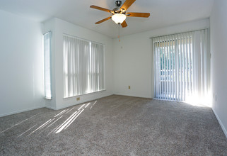 One Townecrest Apartments in Mesquite, TX - Building Photo - Interior Photo