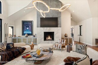 75 McLain Ct in Aspen, CO - Building Photo - Building Photo