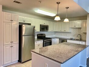 35 W Broad St in Stamford, CT - Building Photo - Building Photo