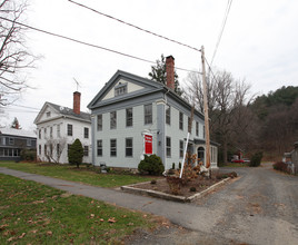 319 S Main St in Woodbury, CT - Building Photo - Building Photo