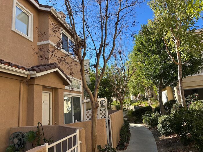 25725 Wagner Way in Stevenson Ranch, CA - Building Photo