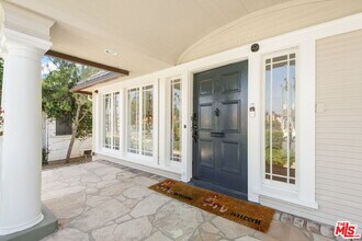 1107 S St Andrews Pl in Los Angeles, CA - Building Photo - Building Photo