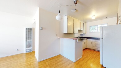 1635 Francisco St in Berkeley, CA - Building Photo - Interior Photo