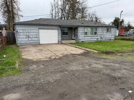 5326 Leota St in Springfield, OR - Building Photo