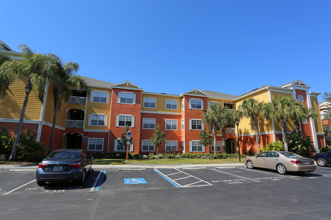 Grand Key Condominiums in Tampa, FL - Building Photo