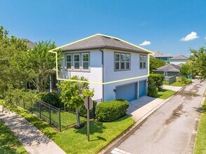 8393 Laureate Blvd in Orlando, FL - Building Photo - Building Photo