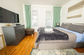 1369 1st Ave in New York, NY - Building Photo - Building Photo