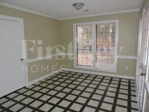 143 Walnut Creek Rd in Memphis, TN - Foto de edificio - Building Photo