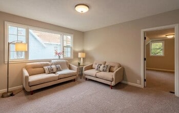 1128 Mc Reynolds Ave NW in Grand Rapids, MI - Building Photo - Building Photo