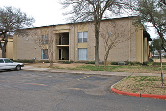 Bel Air Place in Lancaster, TX - Building Photo - Building Photo