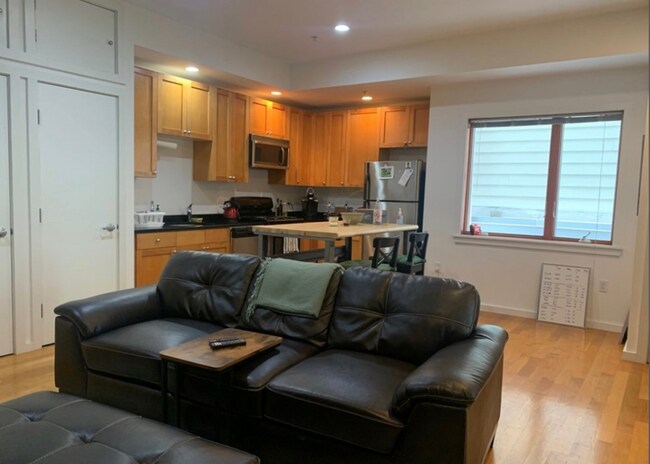 4 Beech St, Unit 201 in Cambridge, MA - Building Photo - Building Photo