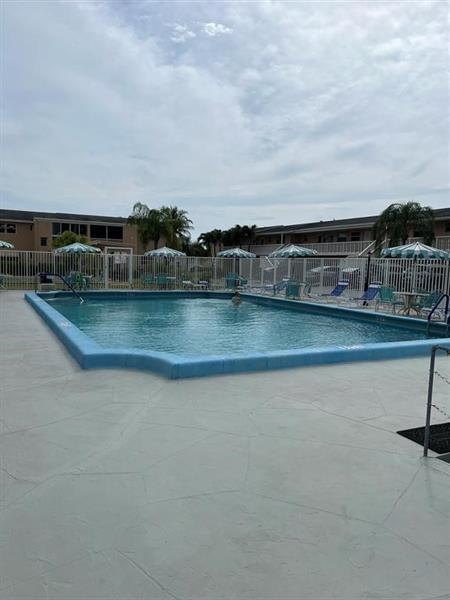 2191 NE 1st Ct in Boynton Beach, FL - Building Photo