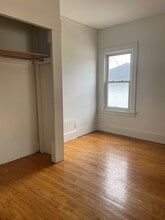 400 Washington Ave, Unit LOWR in Holland, MI - Building Photo - Building Photo