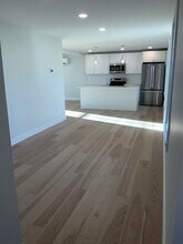 8 Clifford St in Exeter, NH - Building Photo - Building Photo