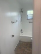 202 Sparrow Dr, Unit 1 in Royal Palm Beach, FL - Building Photo - Building Photo