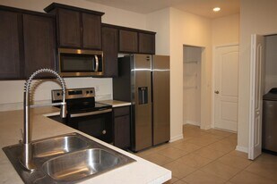 7695 Legacy Trl in Jacksonville, FL - Building Photo