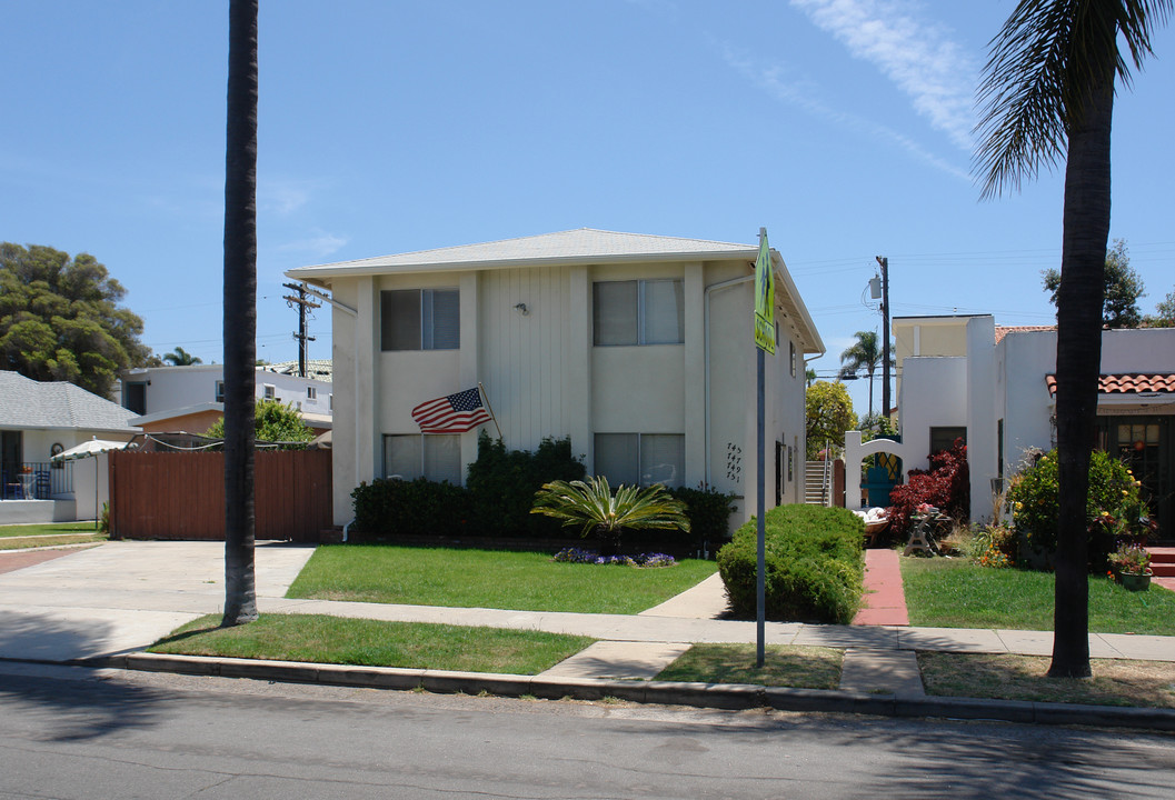 745-751 D Ave in Coronado, CA - Building Photo