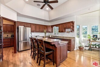 10827 Pacific View Dr in Malibu, CA - Building Photo - Building Photo