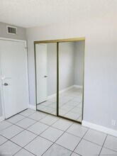 2775 Taft St-Unit -Apt 312 in Hollywood, FL - Foto de edificio - Building Photo