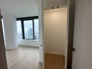 3 Ct Square W in Queens, NY - Building Photo - Building Photo