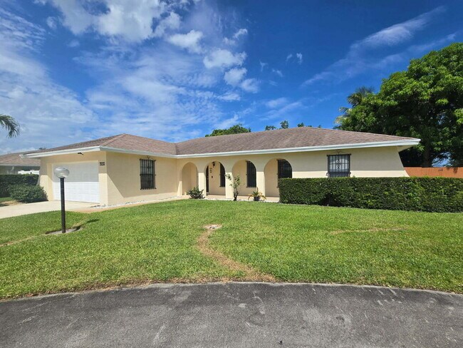 6504 Heather Way in West Palm Beach, FL - Building Photo - Building Photo