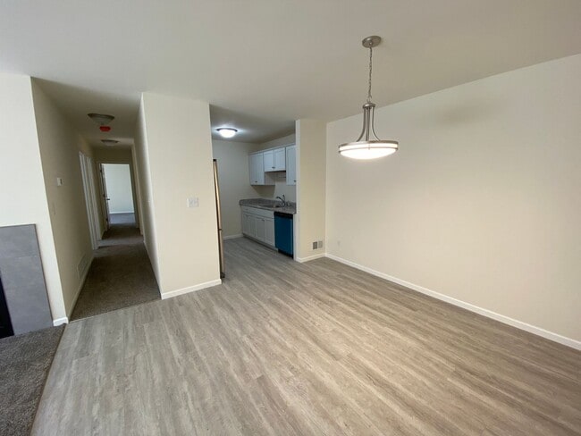 3 Bedroom Condo in Milwaukee, WI - Building Photo - Building Photo
