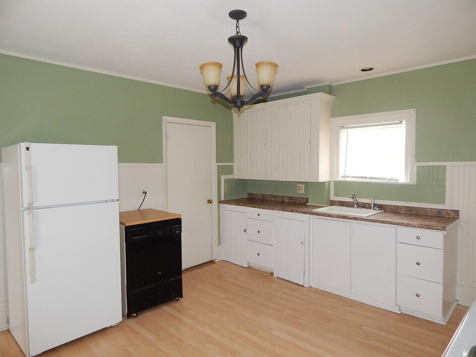 102 Union St in Brewer, ME - Building Photo