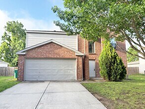 921 Greenbend Dr in Denton, TX - Building Photo - Building Photo