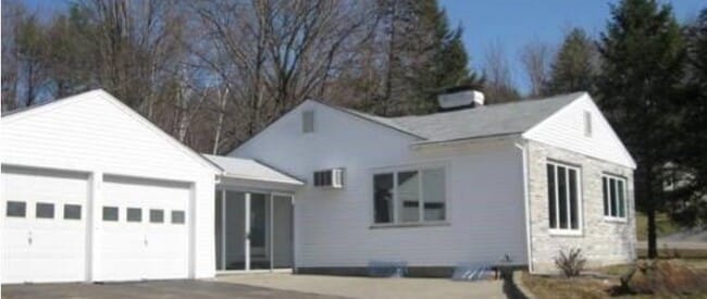 152 Woodland Ave in Gilford, NH - Building Photo - Building Photo