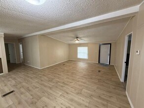 405 Hilltop Meadows Ct in Springtown, TX - Building Photo - Building Photo