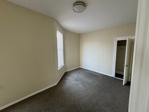 1543 W Marquette Rd in Chicago, IL - Building Photo - Building Photo