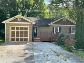 255 Robbie Ln in Marietta, GA - Building Photo