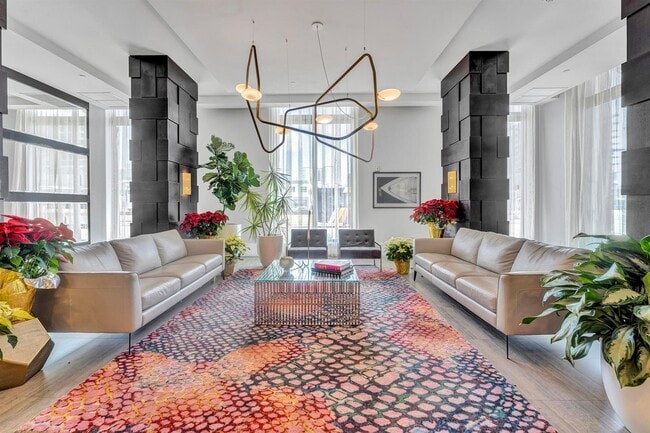 140 S Dixie Hwy, Unit 807 in Hollywood, FL - Foto de edificio - Building Photo