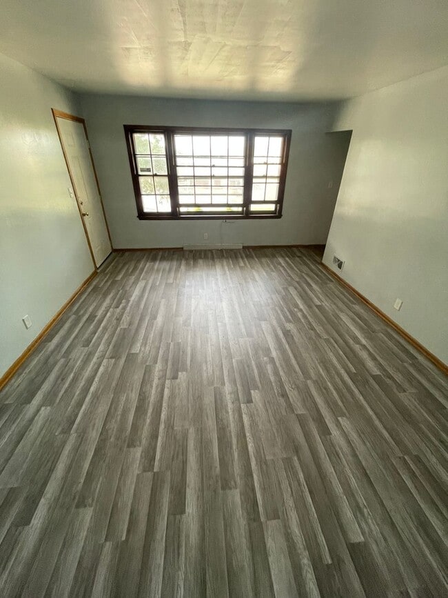 10828 W Grant St in West Allis, WI - Building Photo - Building Photo