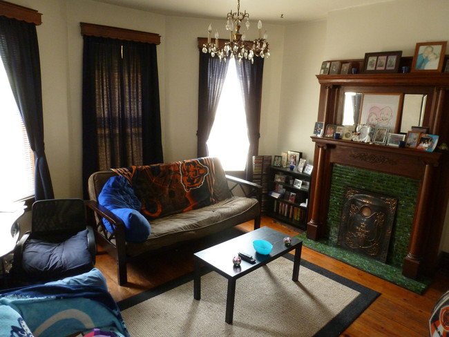 463 E Queen St, Unit 1st Floor
