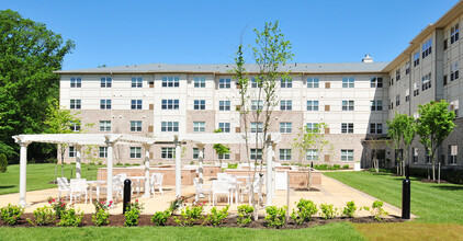 Covenant Village Senior Apartments in Germantown, MD - Building Photo - Building Photo