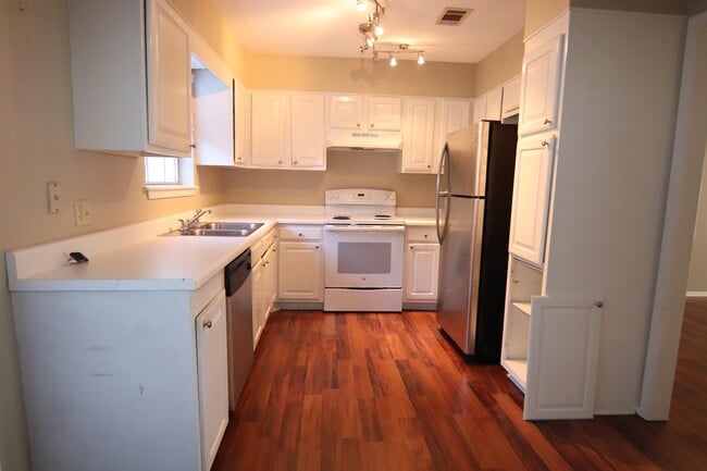 1021 Park Meadow Dr in Beaumont, TX - Building Photo - Building Photo