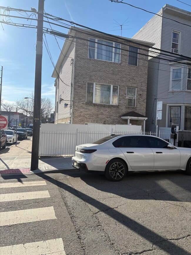 13 Union St in Jersey City, NJ - Building Photo - Building Photo